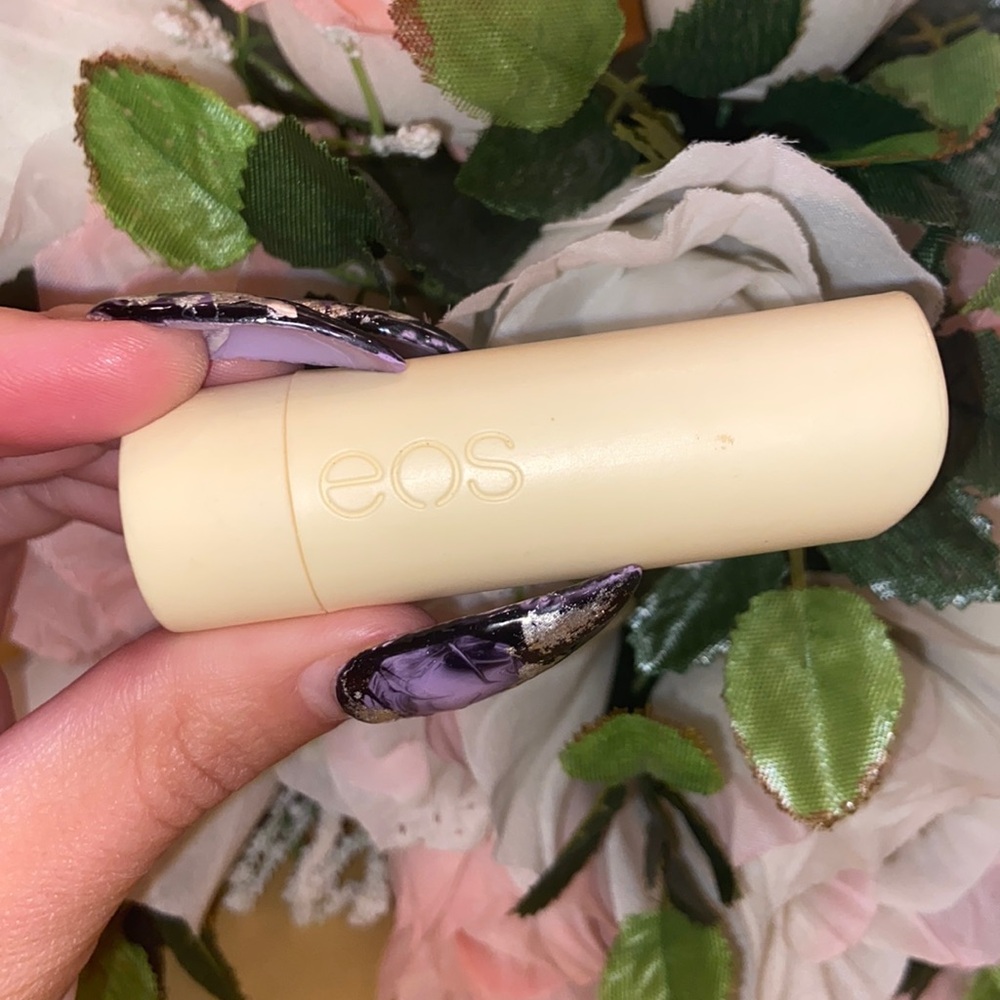 EOS organic Vanilla lip balm 👄 brand new, never used